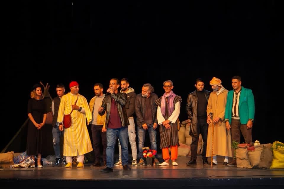 تقديم العرض الأول  لمسرحية ''فوضى ف الراس''