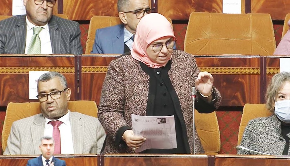 النائبة البرلمانية هند بناني الرطل تسائل وزير الداخلية حول الإجراءات المتخذة لتدبير وضعية مطرح النفايات بجماعة مولاي عبد الله