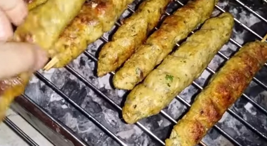 ''مافيا'' كفتة الدجاج المغشوش تغزو شوارع مدينة الجديدة