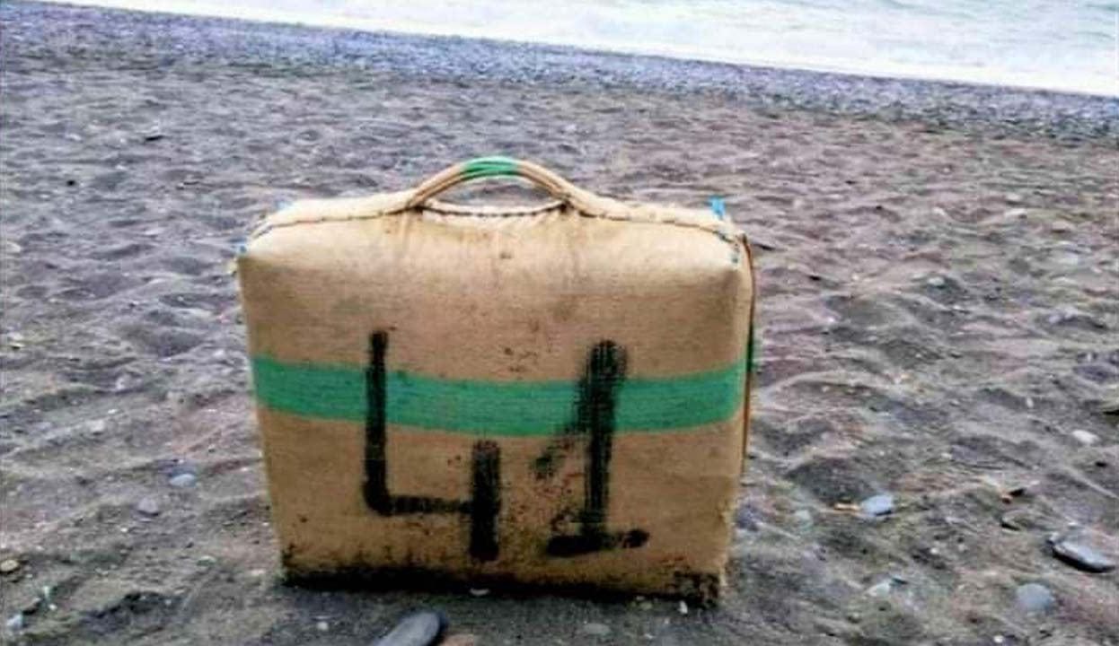 إيداع 7 اشخاص السجن بالجديدة بعد تورطهم في سرقة مخدرات لفظتها مياه شاطىء الحوزية