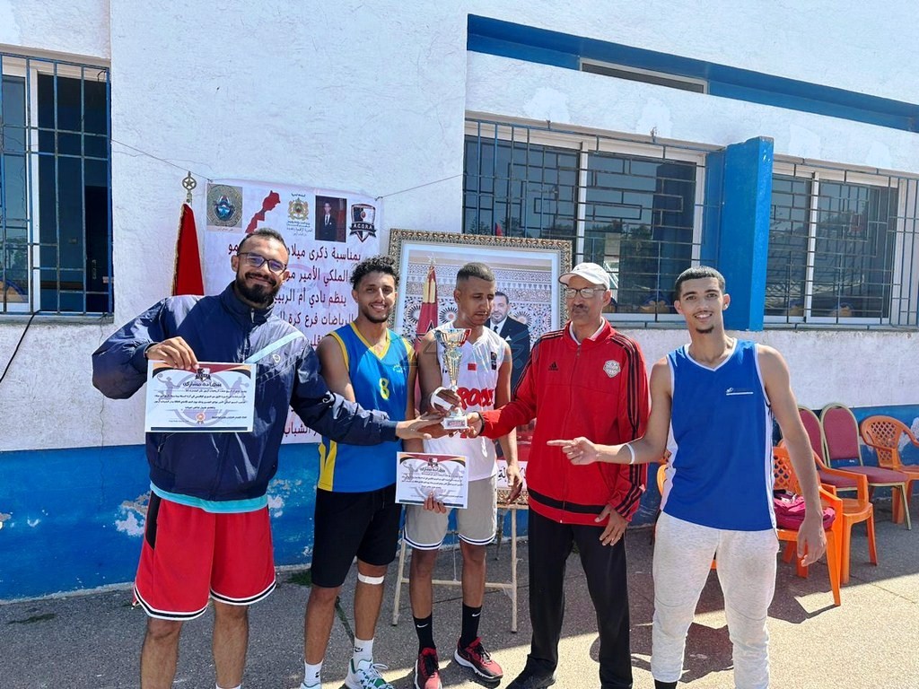 دوري في كرة السلة بازمور احتفالا بذكرى ميلاد ولي العهد الأمير مولاي الحسن