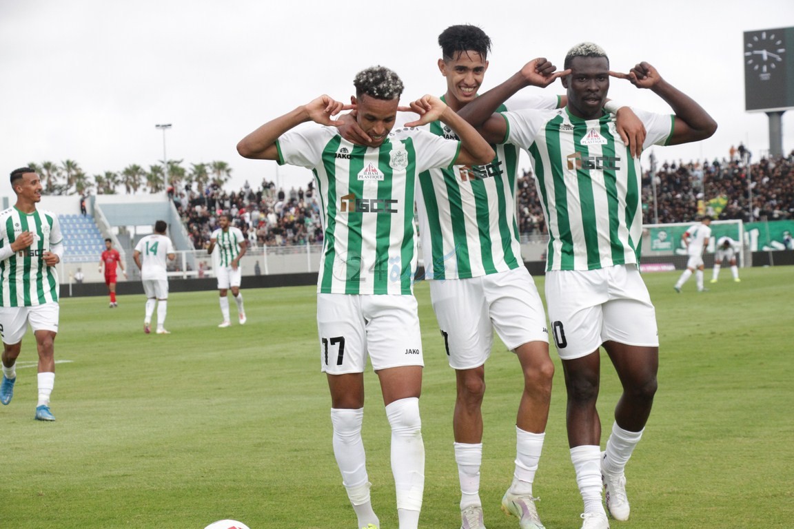 الدفاع ألجديدي يمطر شباك الجمعية السلوية وينعش اماله في الصعود إلى القسم الاحترافي الأول