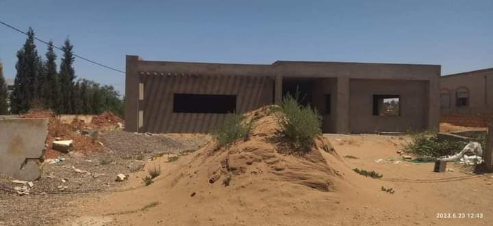 توقف الأشغال يحول النادي النسوي بجماعة الشعيبات إلى بناية مهجورة