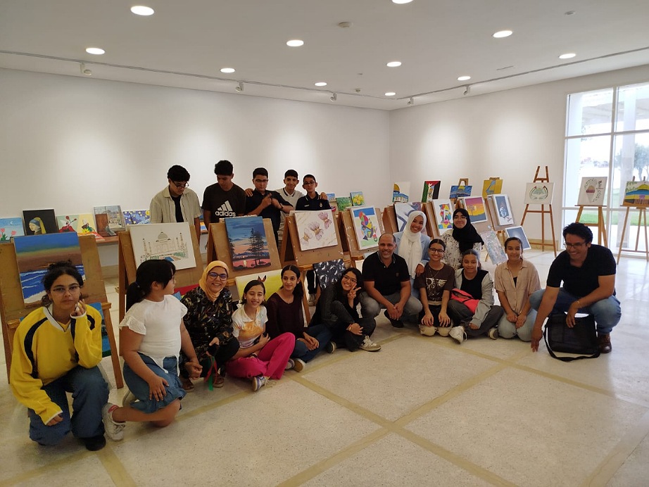 الثانوية الاعدادية احسان 3 بالجديدة تتألق فنيا خلال المعرض التشكيلي النسخة 8.