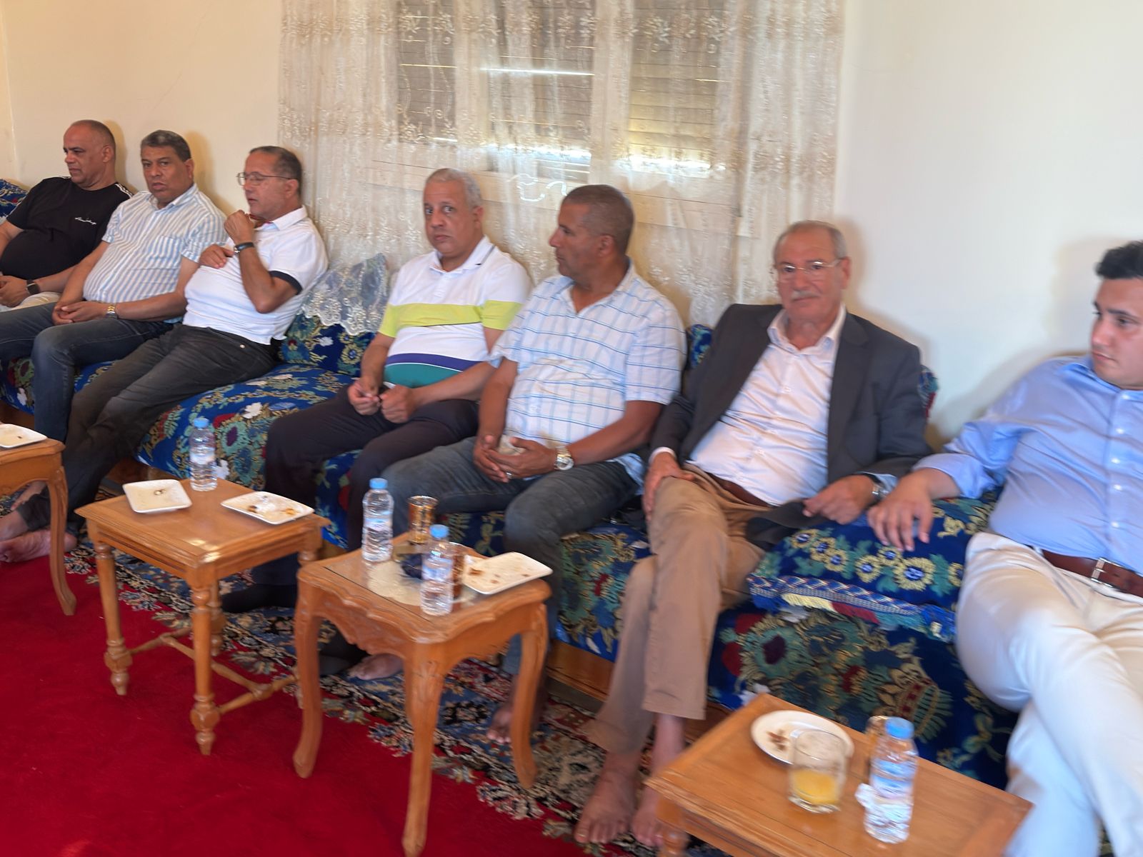 سيدي بنور ... وفد من التنسيقية الجهوية لحزب التجمع الوطني للأحرار يقدم العزاء لأسرة المرحوم الحاج أحمد العروي