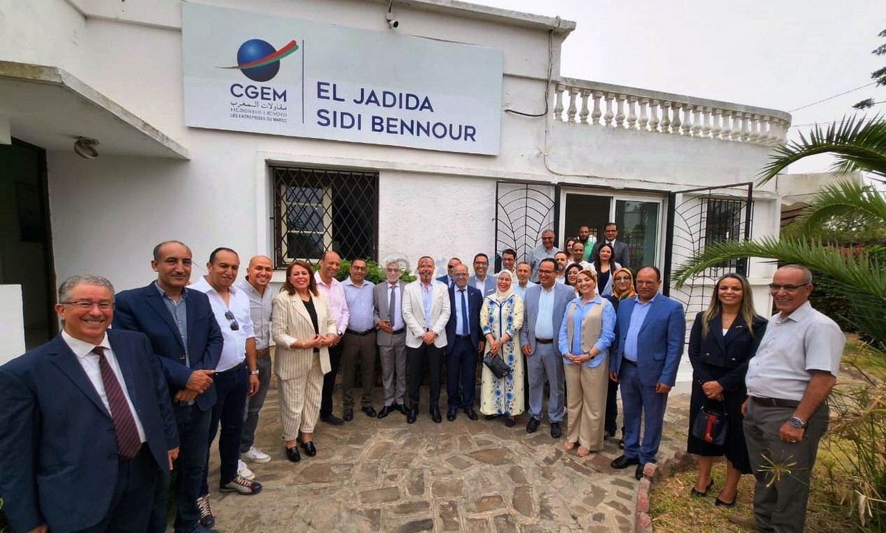 حفل  تكريم  محمد المنياني المدير الجهوي للضرائب بعد انتقاله واستقبال للمدير الجديد عبد الله بدوي