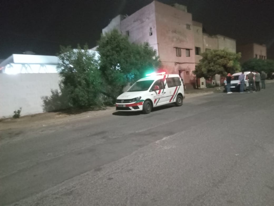 إصابة عدة أشخاص في اعتداء بالحجارة على سيارة بالشارع العام بالجديدة