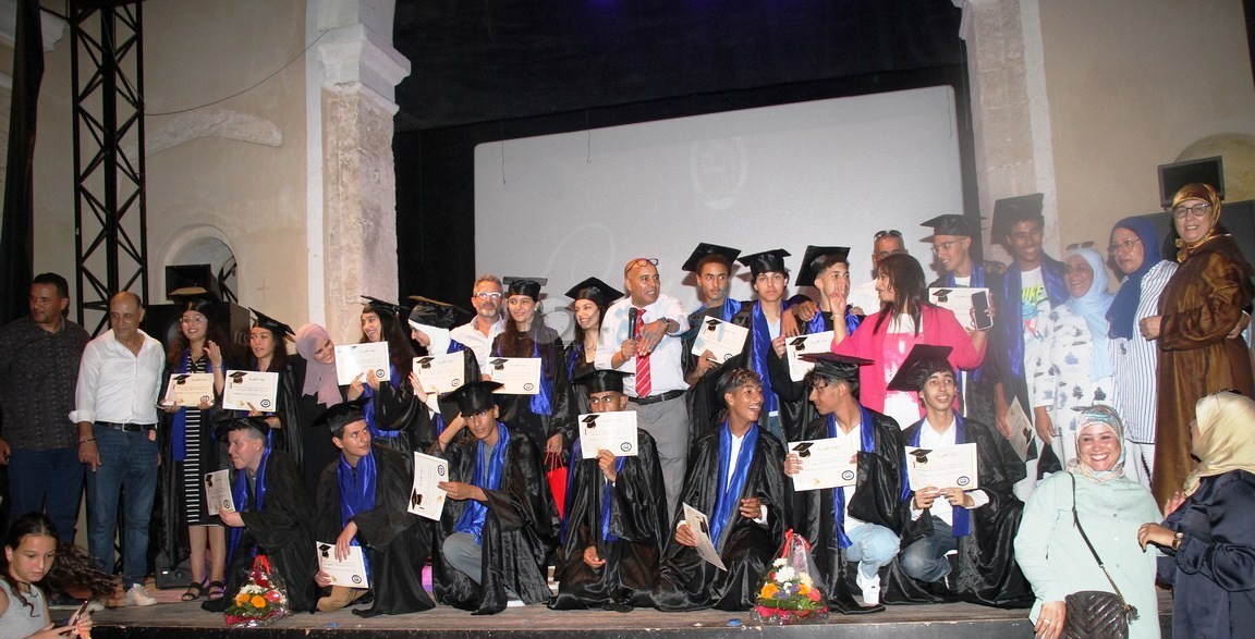 بالصور ... مجموعة مدارس أم الربيع الخاصة بالجديدة  تحتفل بالتلميذات والتلاميذ المتفوقين في حفل التميز