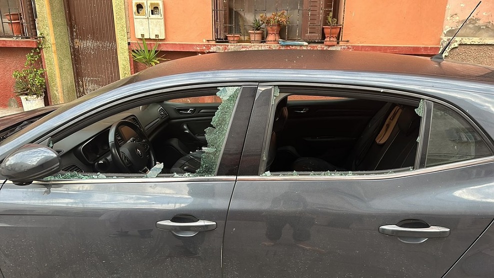 رب أسرة ''محترم'' يعتدي بسيف وسكين على 5 سيارات بالجديدة