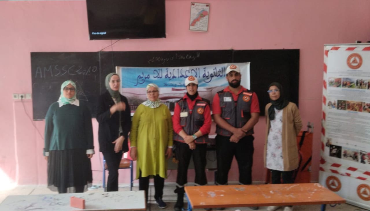 بالصور.. يوم دراسي وتحسيسي حول مبادئ في الإسعافات الأولية بإعدادية للامريم بالجديدة