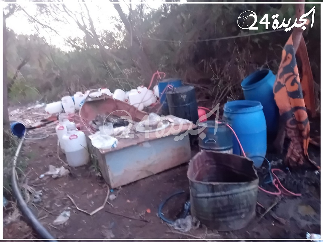 الدرك الملكي بخميس متوح يحجز 420 لترا من مسكر ماء الحياة بضواحي أم الربيع