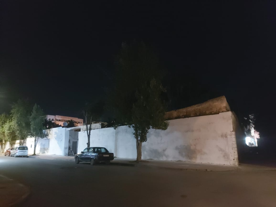 غياب الإنارة العمومية قرب ابن خلدون بالجديدة يثير استياء وسط السكان