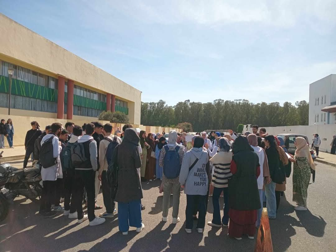 طلبة المدرسة العليا للتربية والتكوين يوجهون رسالة إلى  مدير المؤسسة ومدير الشؤون البيداغوجية