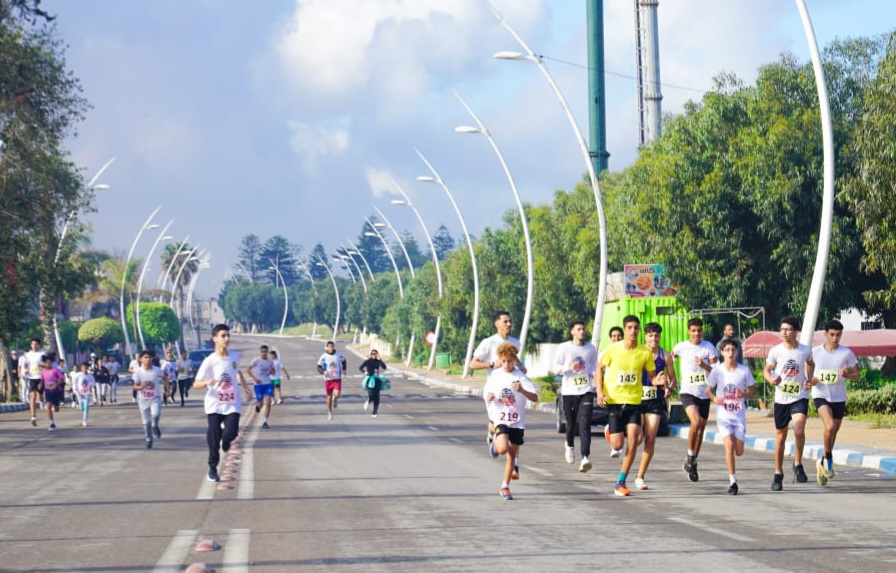 بالصور.. مؤسسة جورج أكاديمي بسيدي بوزيد تنظم سباقا على الطريق بمشاركة التلاميذ والآباء والأمهات والأساتذة..