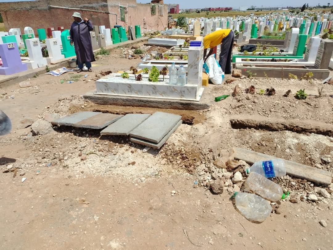 مقبرة الرحمة بالجديدة بدون ماء.. معاناة يومية وصمت الجهات المعنية
