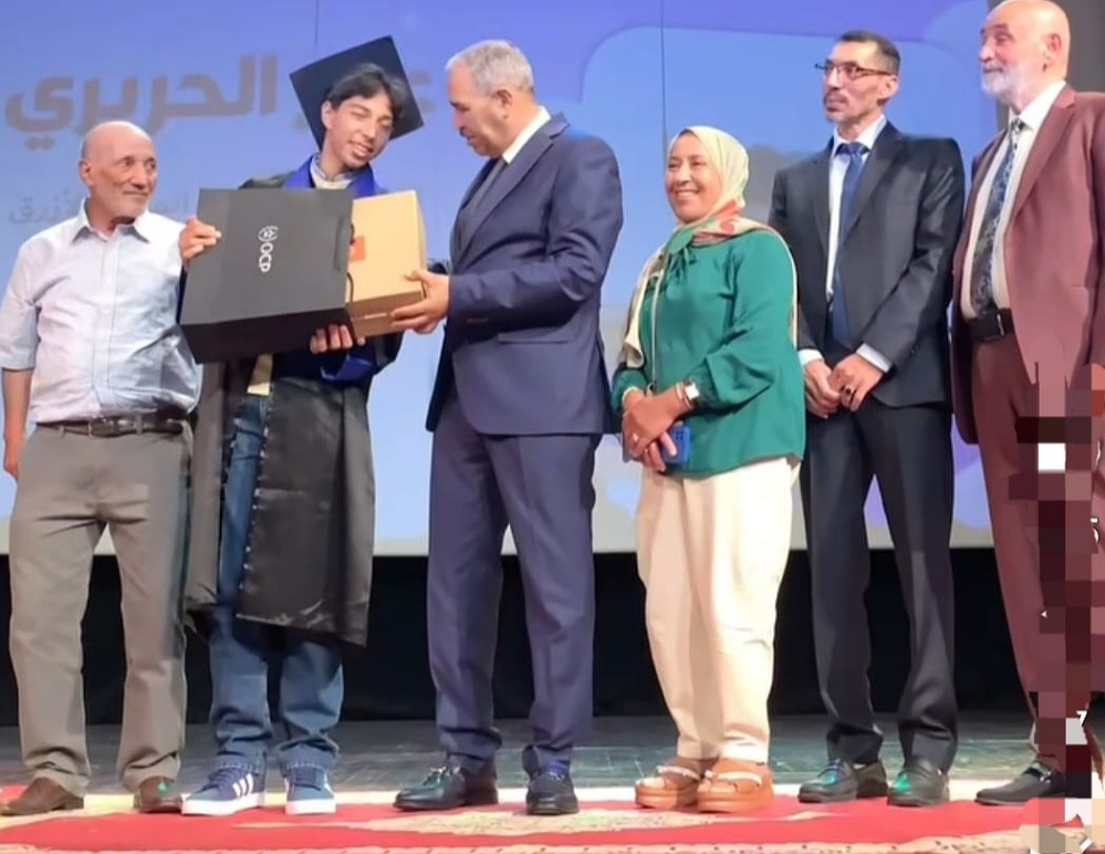 مؤسسة الملاك الأزرق بالجديدة تتسلطن وتتألق في حفل التميز لسنة 2025.