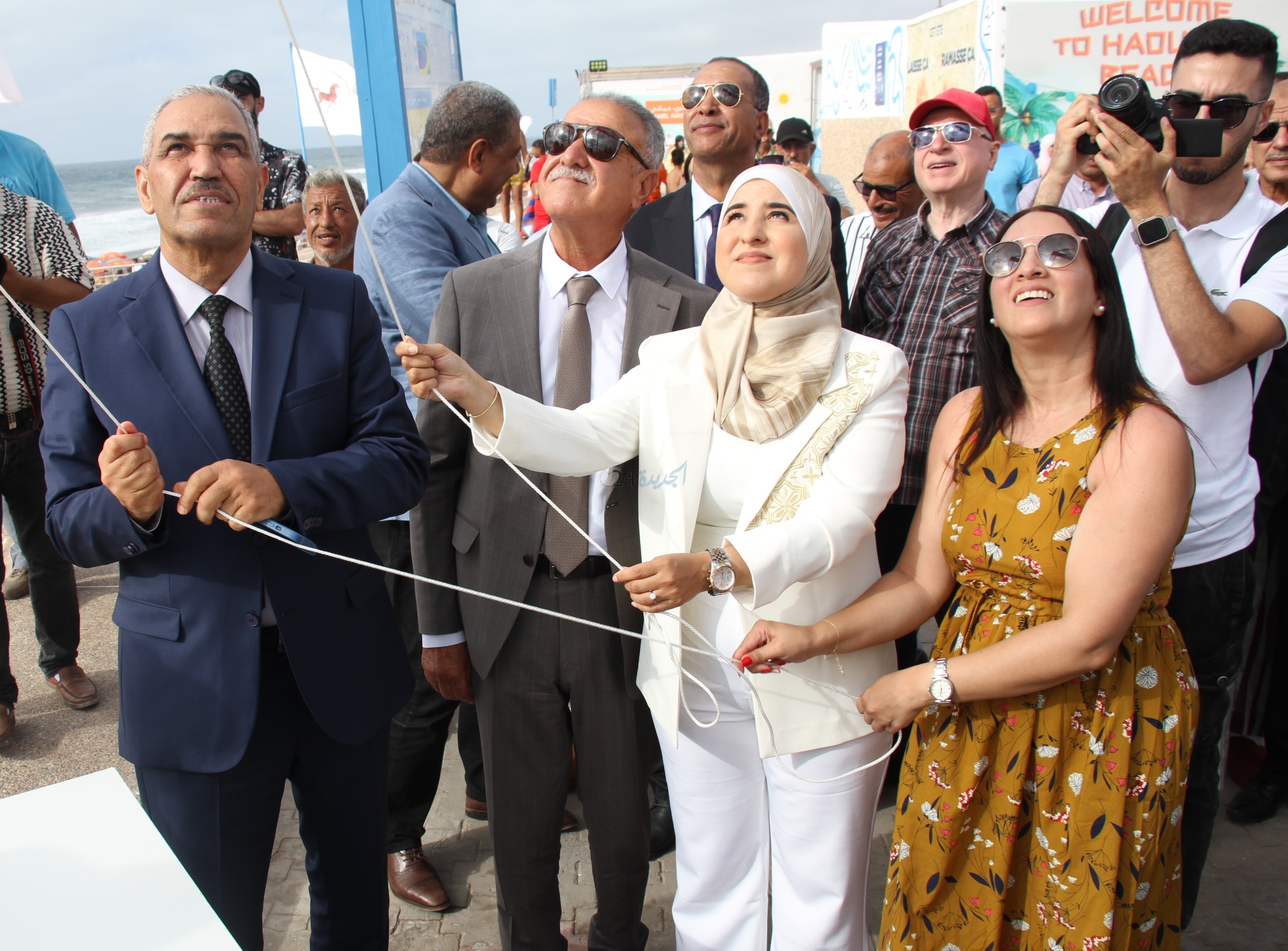 للسنة ال19 على التوالي ... رفع اللواء الأزرق بشاطئ الحوزية