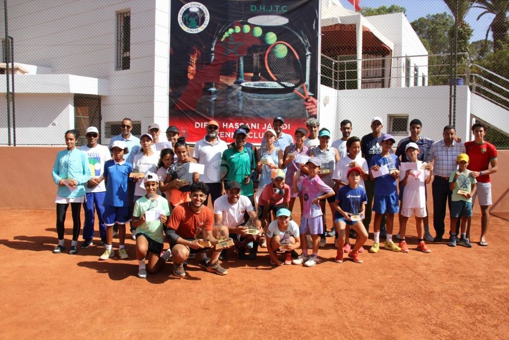 الدفاع الحسني الجديدى للتنس ينجح في تنظيم الدوري الوطني السنوي بمناسبة عيد العرش