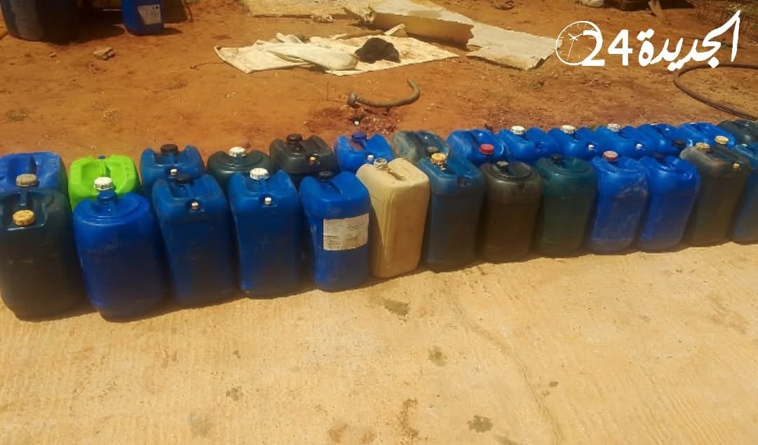 الجديدة.. حادثة سير مع جنحة الفرار تقود الدرك إلى تفكيك مخزن للوقود مجهول المصدر