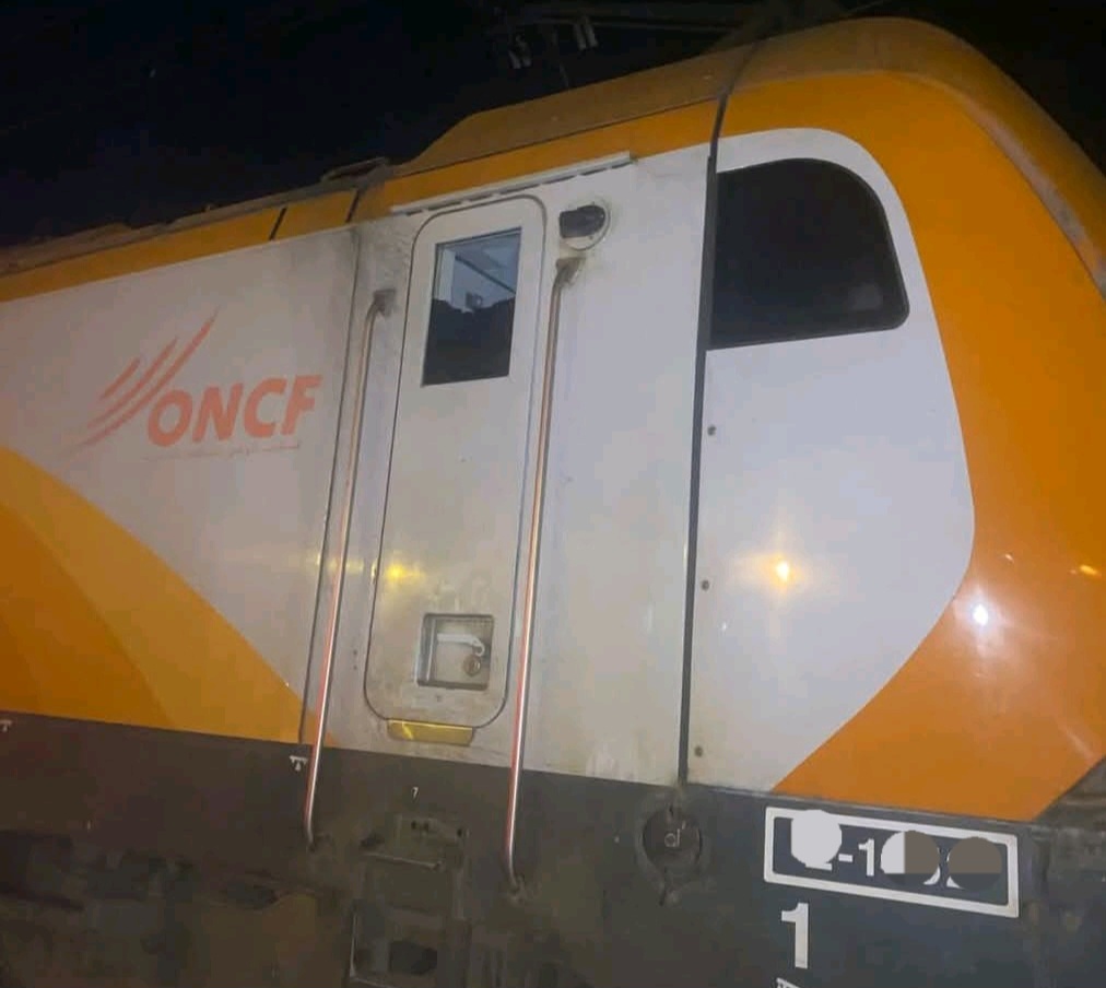 رحلة عذاب لركاب قطار الجديدة البيضاء.. ركاب عالقون حتى الثالثة صباحا