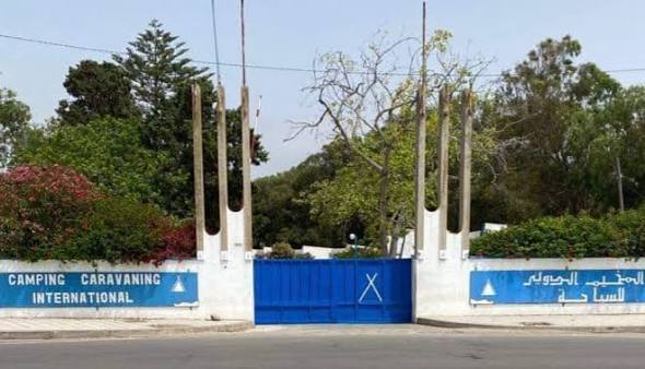 استمرار إغلاق المخيم الدولي بالجديدة رغم تفويته في صفقة عمومية يثير الجدل  .