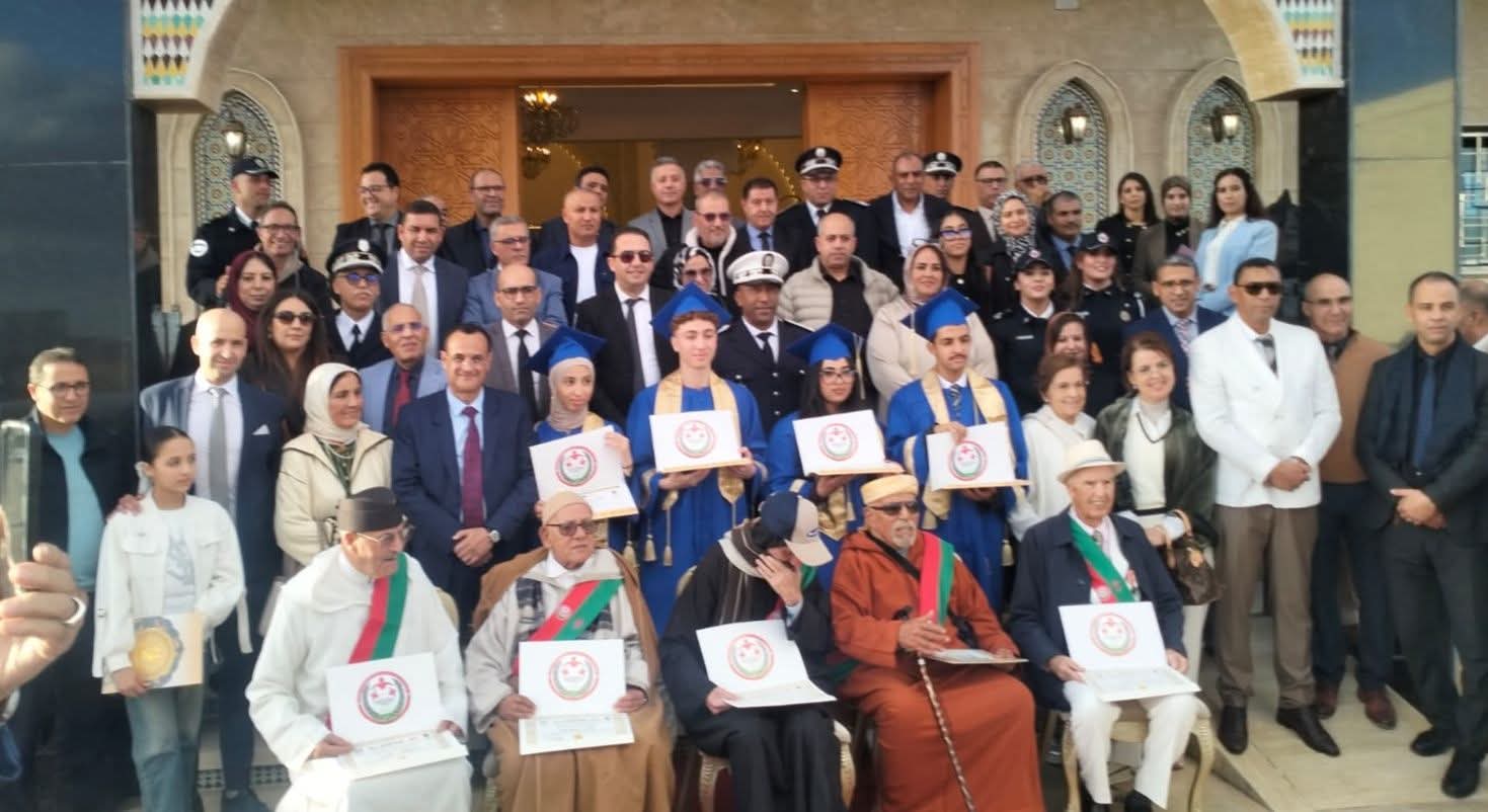 الأمن الإقليمي بالجديدة يحتفي بالمتفوّقين ويعانق الأرامل والمتقاعدين في لحظات إنسانية مؤثرة