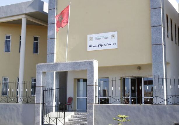 فيدراليات جمعيات مولاي عبد الله بإقليم الجديدة تعزز أسطول النقل المدرسي وتألق دار الطالبة يمنحها ثقة الشركاء بإحداثية جديدة