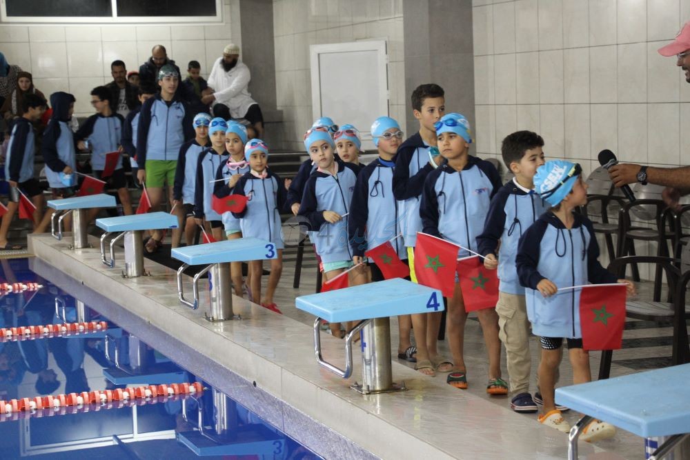 نادي الرياضي للكهربائيين فرع السباحة بالجرف الأصفر ينظم أبوابا مفتوحة في السباحة بمناسبة عيد المسيرة