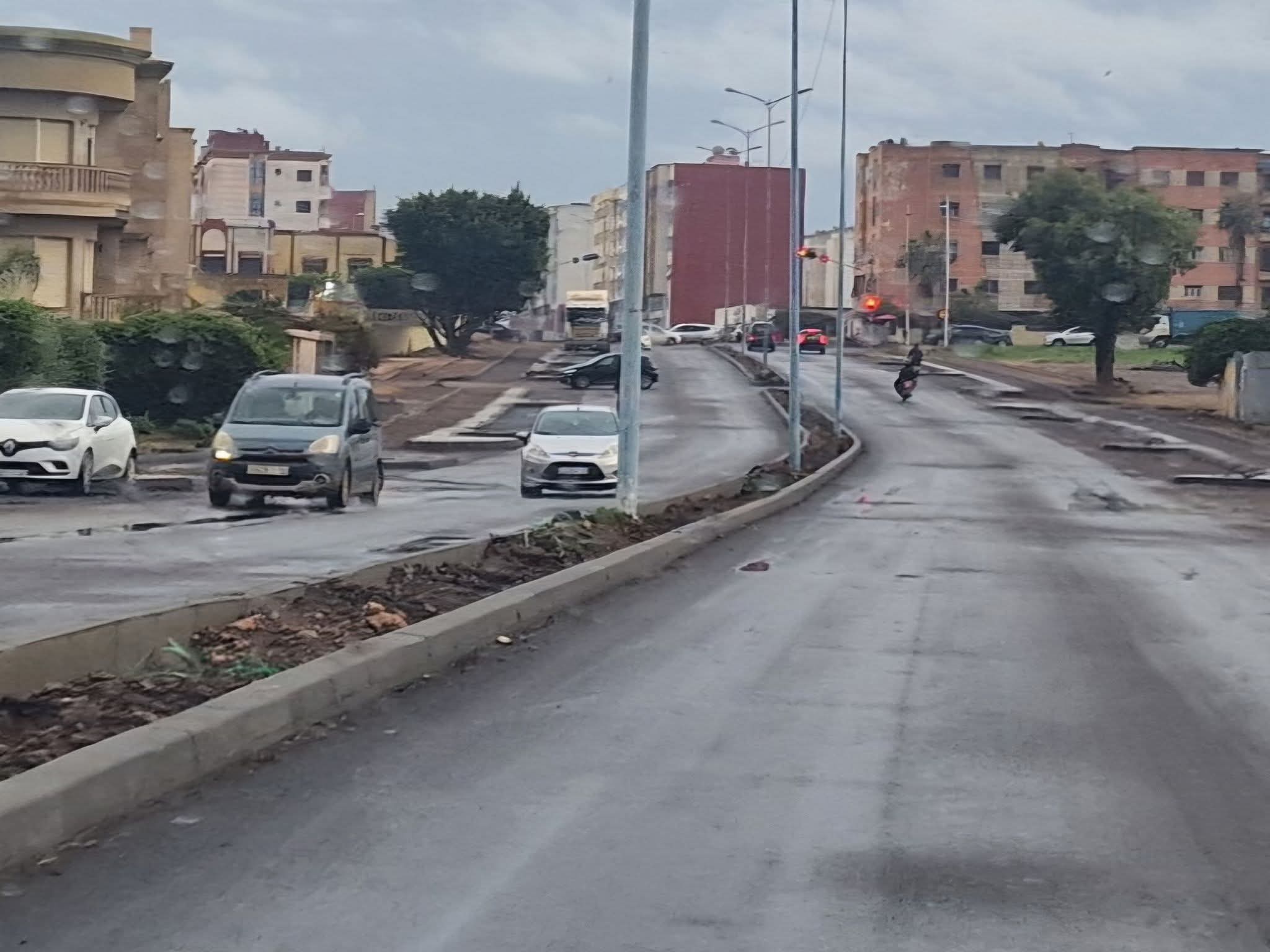 بعد موافقة لجنة إقليمية.. سلطات الجديدة تتراجع عن فتح 6 منافذ بشارع خليل جبران وتفجّر موجة استياء واسعة