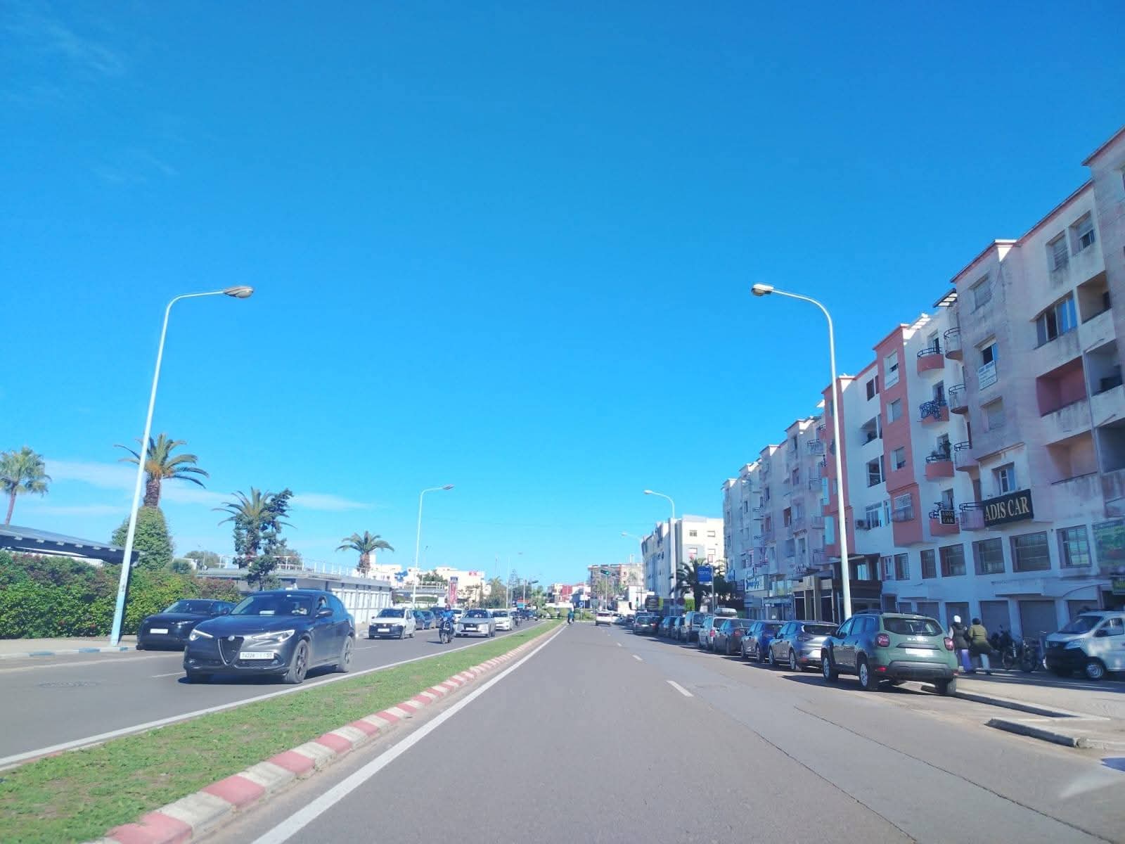 استكمال تهيئة طريق سيدي بوزيد وشارع بئر أنزران بالجديدة.. ضرورة عمرانية اصطدمت بالإكراهات القانونية