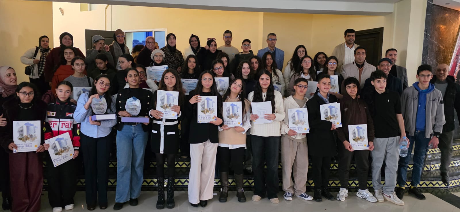 تلاميذ الملاك الأزرق يعرضون نتائج مشروع بيئي رائد بكلية العلوم بالجديدة ويعززون حضور المدرسة المغربية ضمن شبكة المدارس الزرقاء .