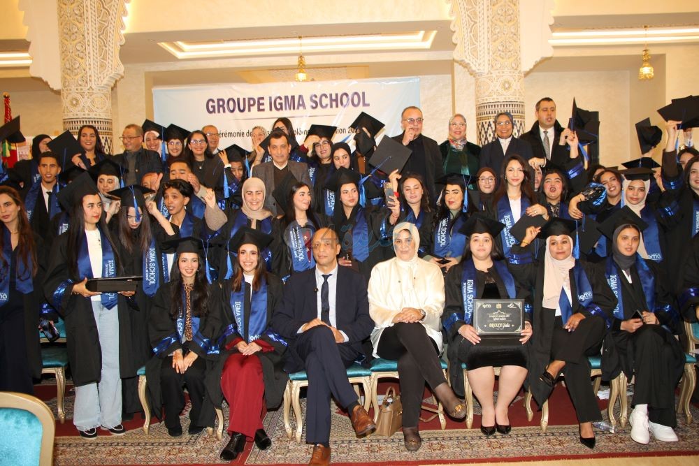 بالصور ... حفل تسليم الشواهد لخريجي مجموعة مدارس إيگما سكول