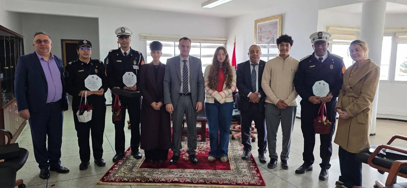 مؤسسة الملاك الأزرق تكرم شرطة المرور بالجديدة بمناسبة اليوم الوطني للسلامة الطرقية بمقر ولاية الأمن.