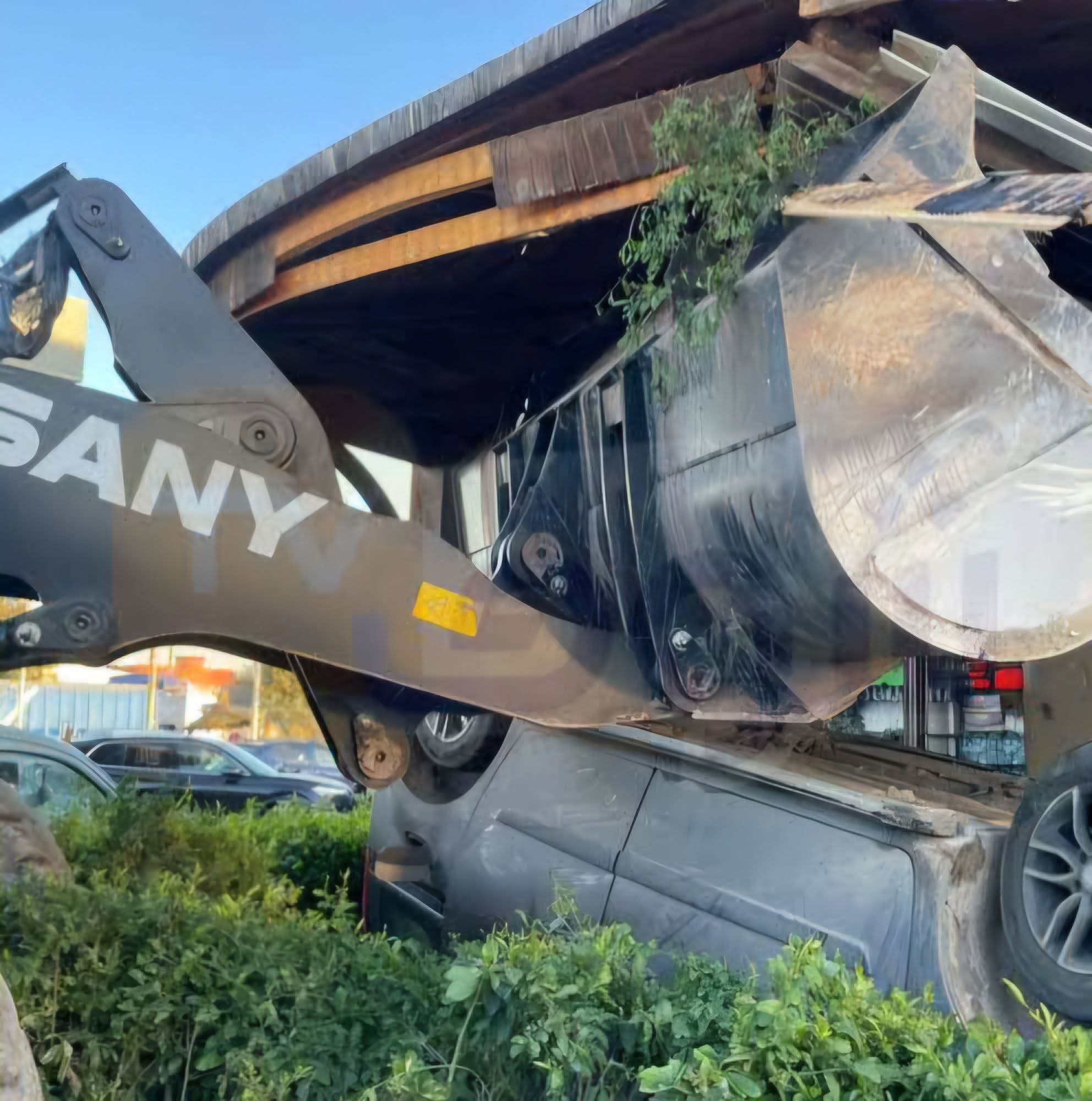 سنتين حبسا نافذا لمقتحم مقهى بالجديدة  ب''طراكس''.. كان في حالة سكر وخلاف مع نادلة دفعه للانتقام وإلحاق خسائر مادية