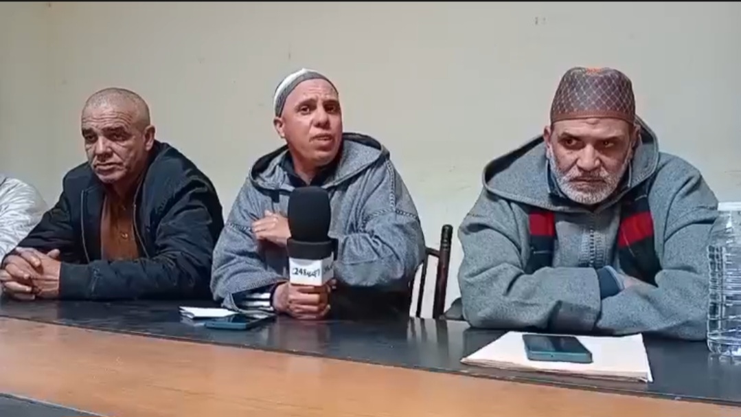 مهنيون في قطاع الطاكسي الصغير بالجديدة يلوّحون بوقفة احتجاجية ضد إحداث محطة للطاكسي الكبير بدوار الهوارة