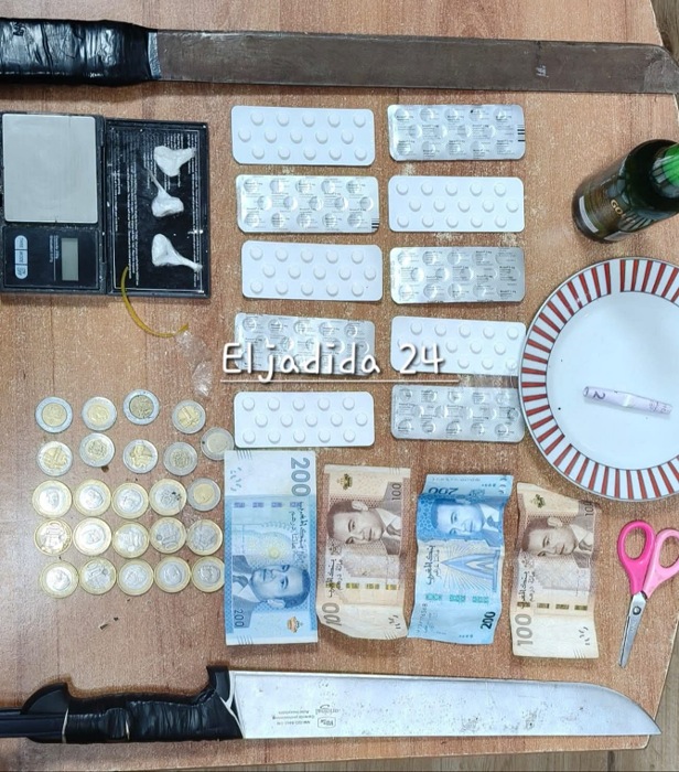 الجديدة : درك سيدي بوزيد يطيح بتاجر مخدرات صلبة وفتاتين