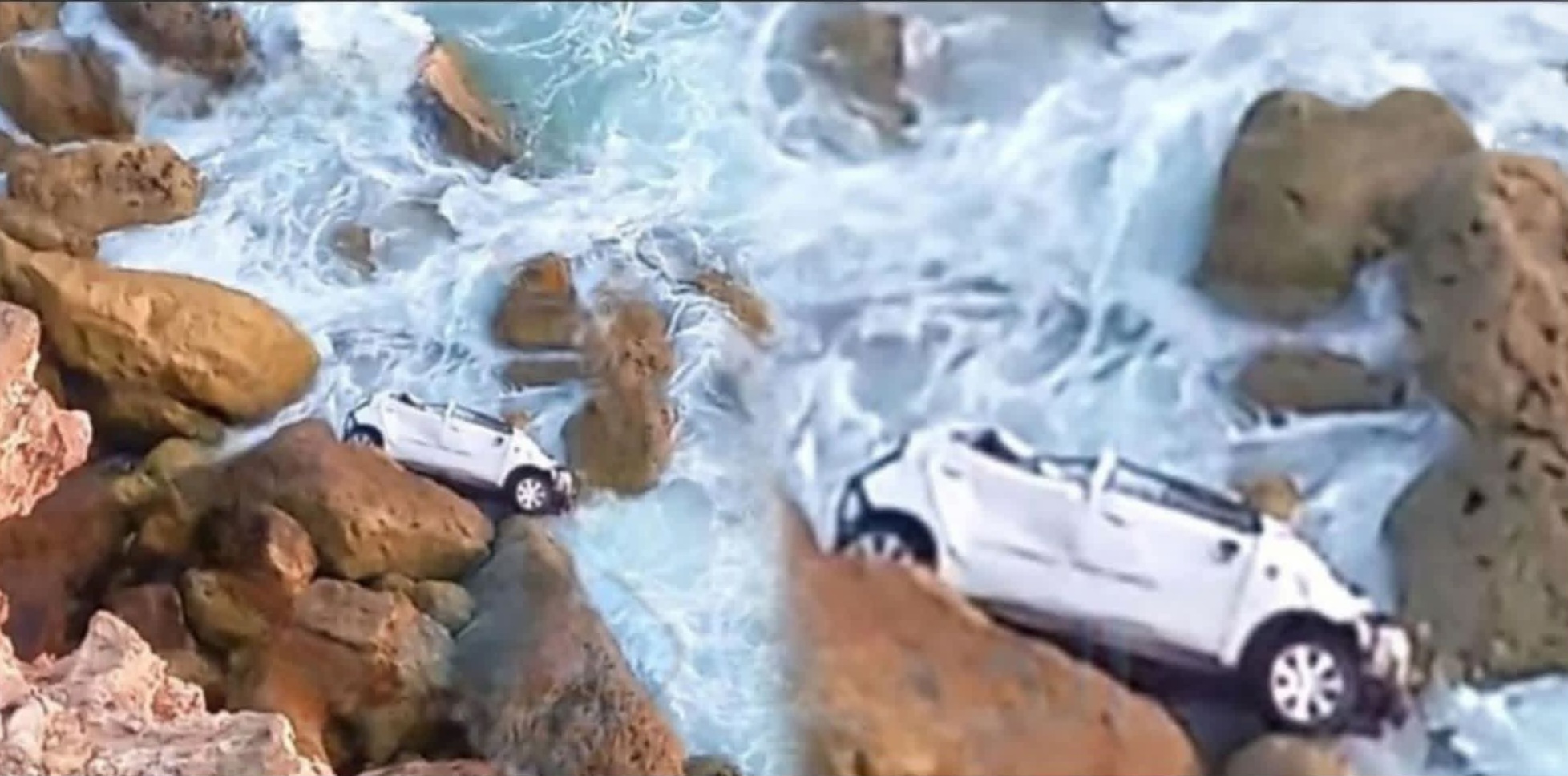 فاجعة بالجرف الأصفر… سقوط سيارة من أعلى جرف يُخلّف وفاة أم واختفاء أب وطفله