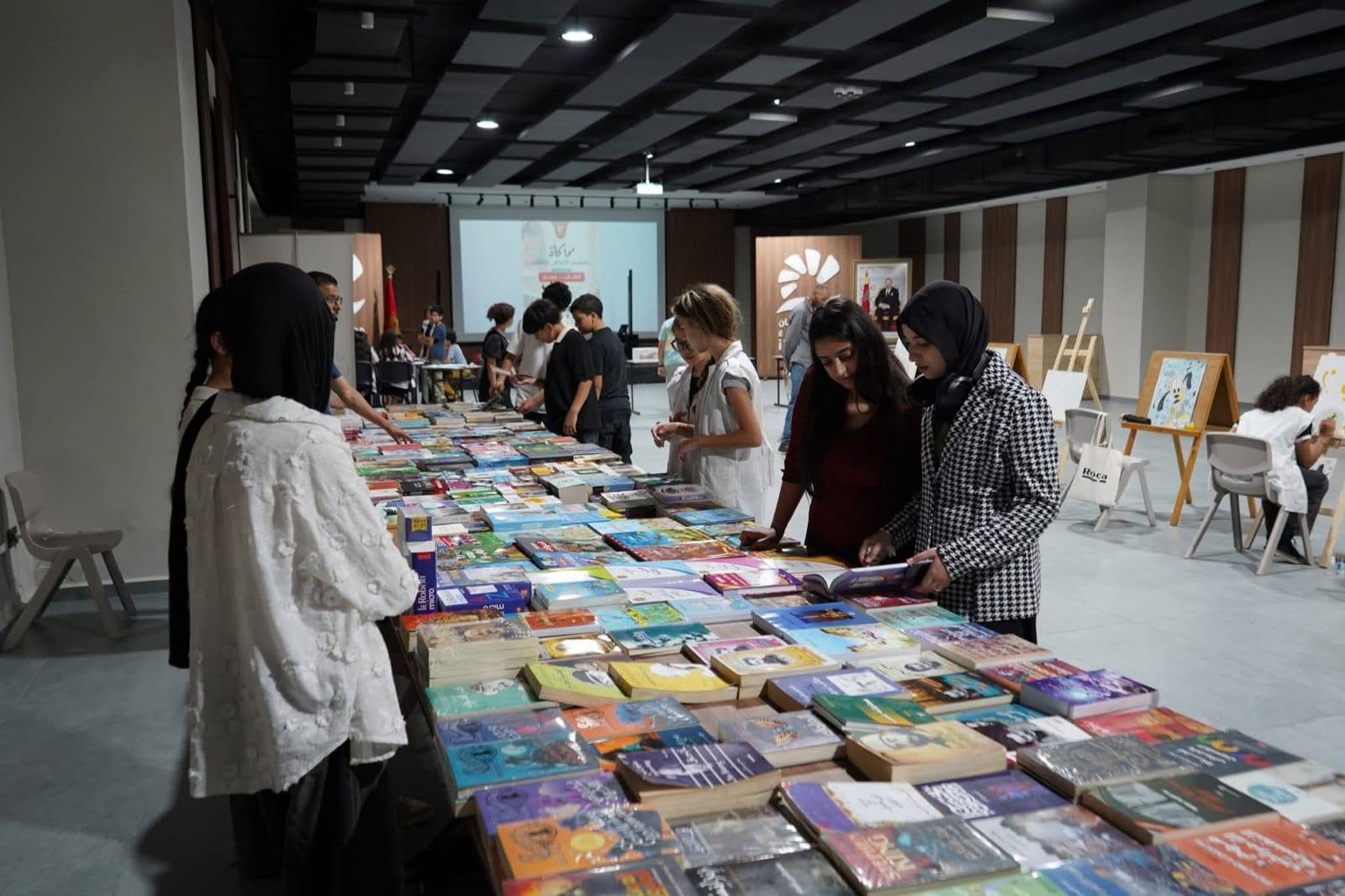 مدارس إحسان بالجديدة تقيم معرضا للكتاب تحت شعار ''الكتاب مسار للمعرفة وبوابة للإبداع".
