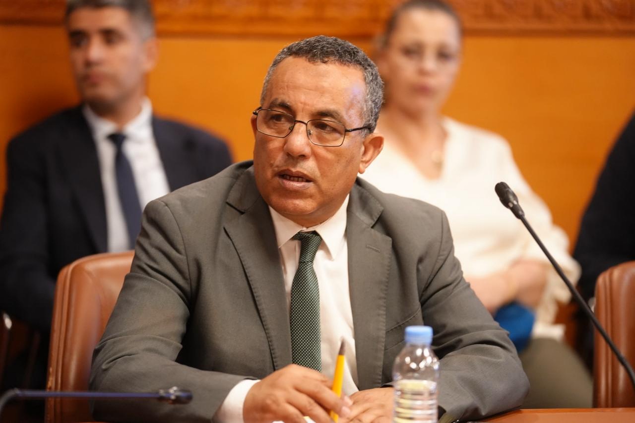لحسن نازهي يطالب وزير الداخلية بحماية مكتسبات مستخدمي الشركات الجهوية متعددة الخدمات